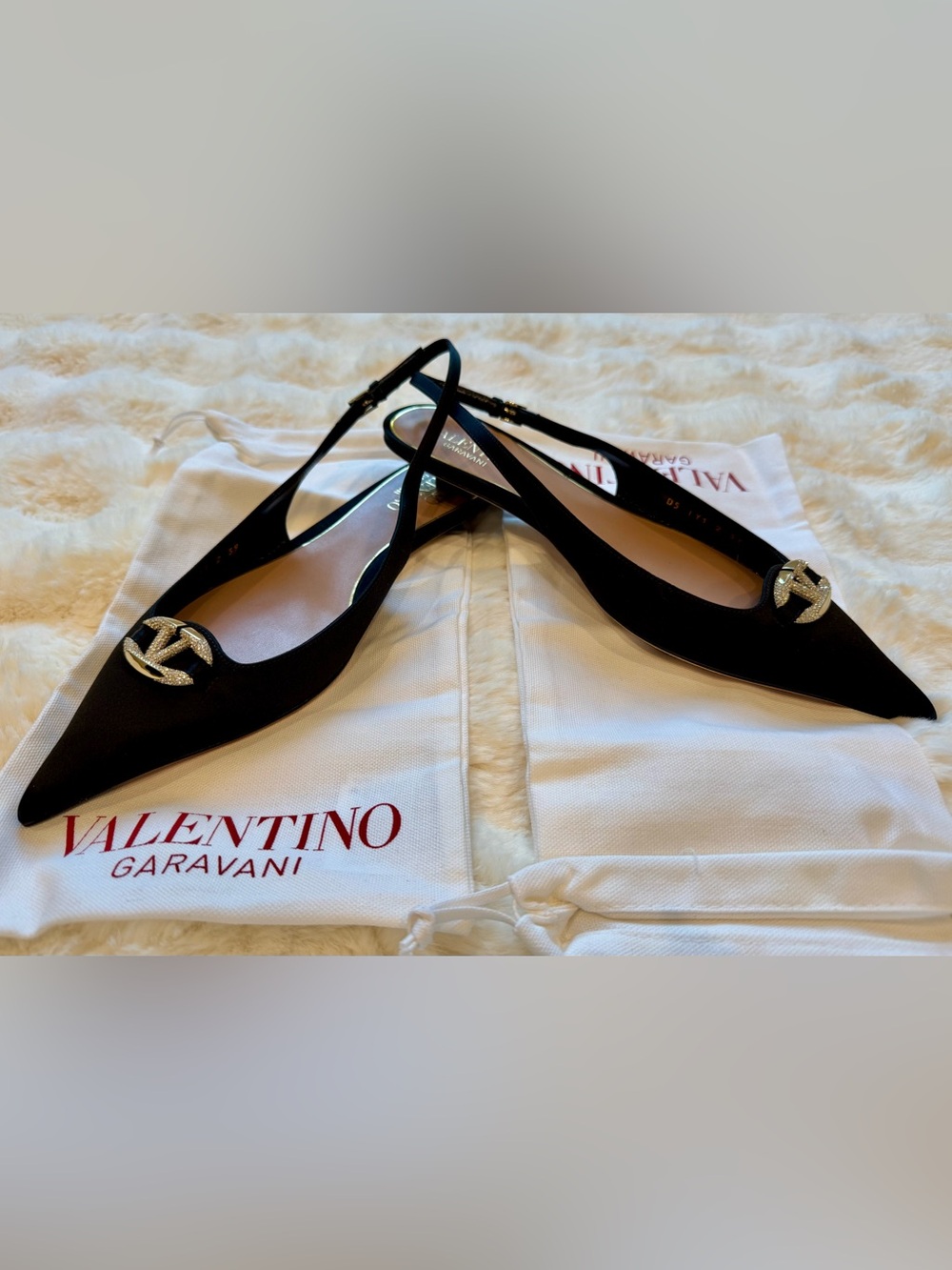 Valentino Garavani Crystal VLogo Slingback Pumps Black Satin Pointed Toe 39 NIB